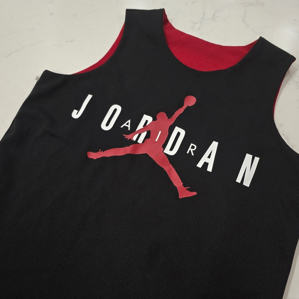 Boys' Jordan Dri-FIT Reversible Tank Size Small - Picture 4 of 9